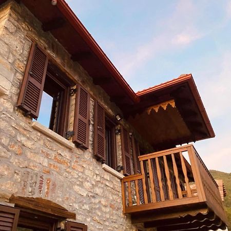 Guesthouse Amalia Kalesmenon ภายนอก รูปภาพ
