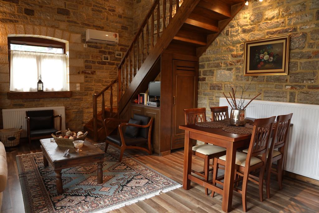 Guesthouse Amalia Kalesmenon ภายนอก รูปภาพ