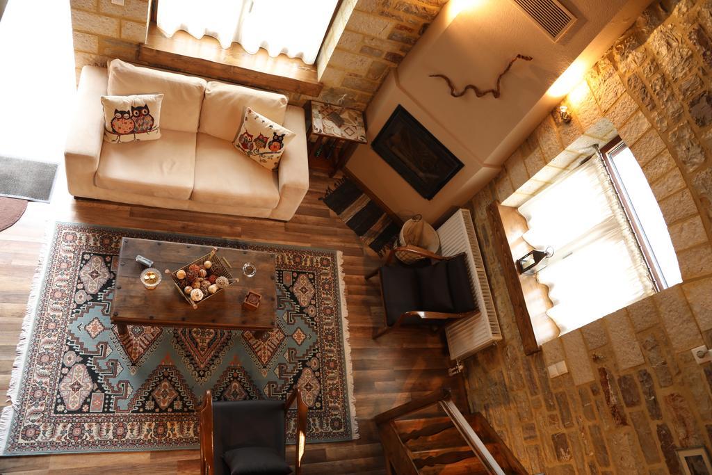 Guesthouse Amalia Kalesmenon ภายนอก รูปภาพ