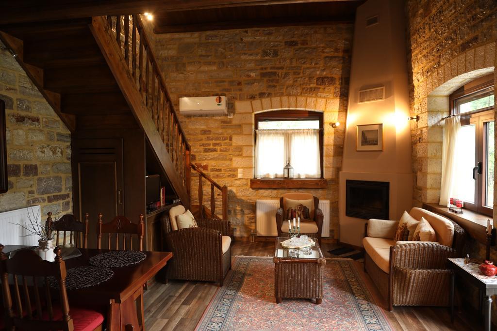 Guesthouse Amalia Kalesmenon ภายนอก รูปภาพ