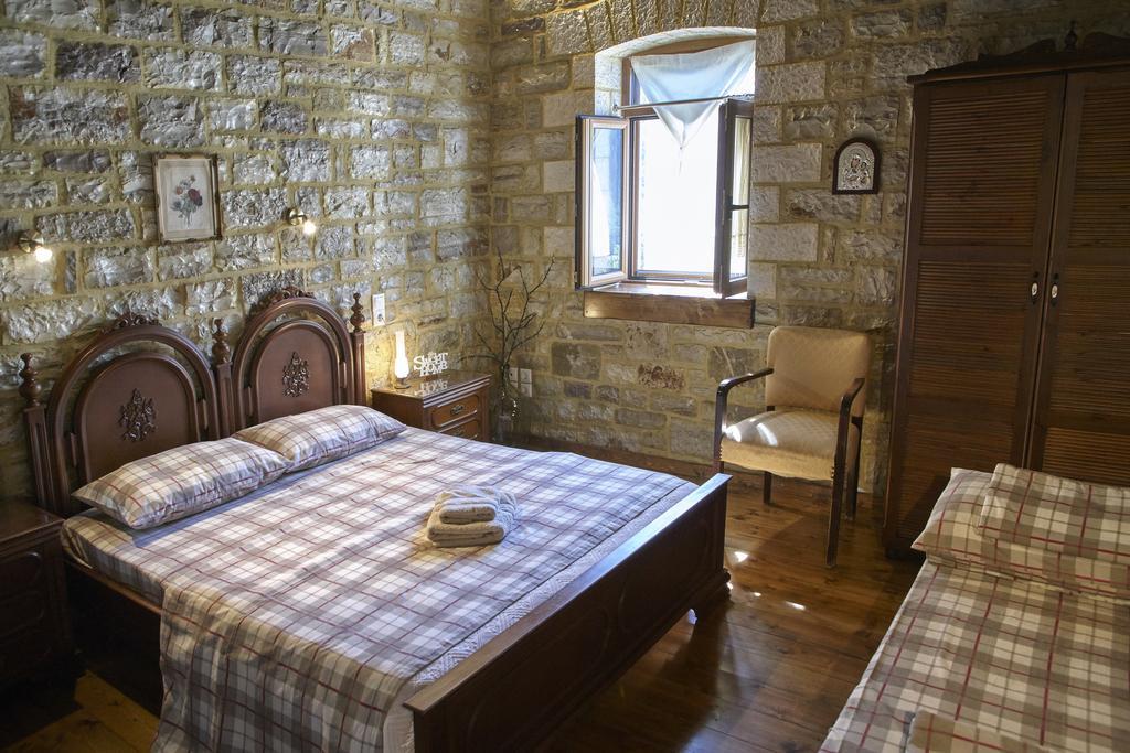 Guesthouse Amalia Kalesmenon ภายนอก รูปภาพ